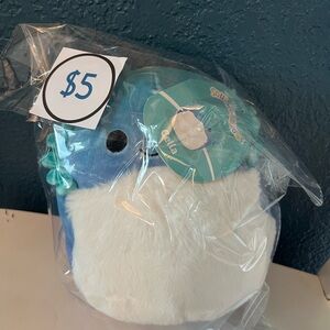 Squishmallow Cella